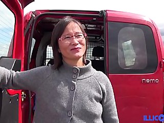 Asian Milf assfudked in put emphasize back of put emphasize truck